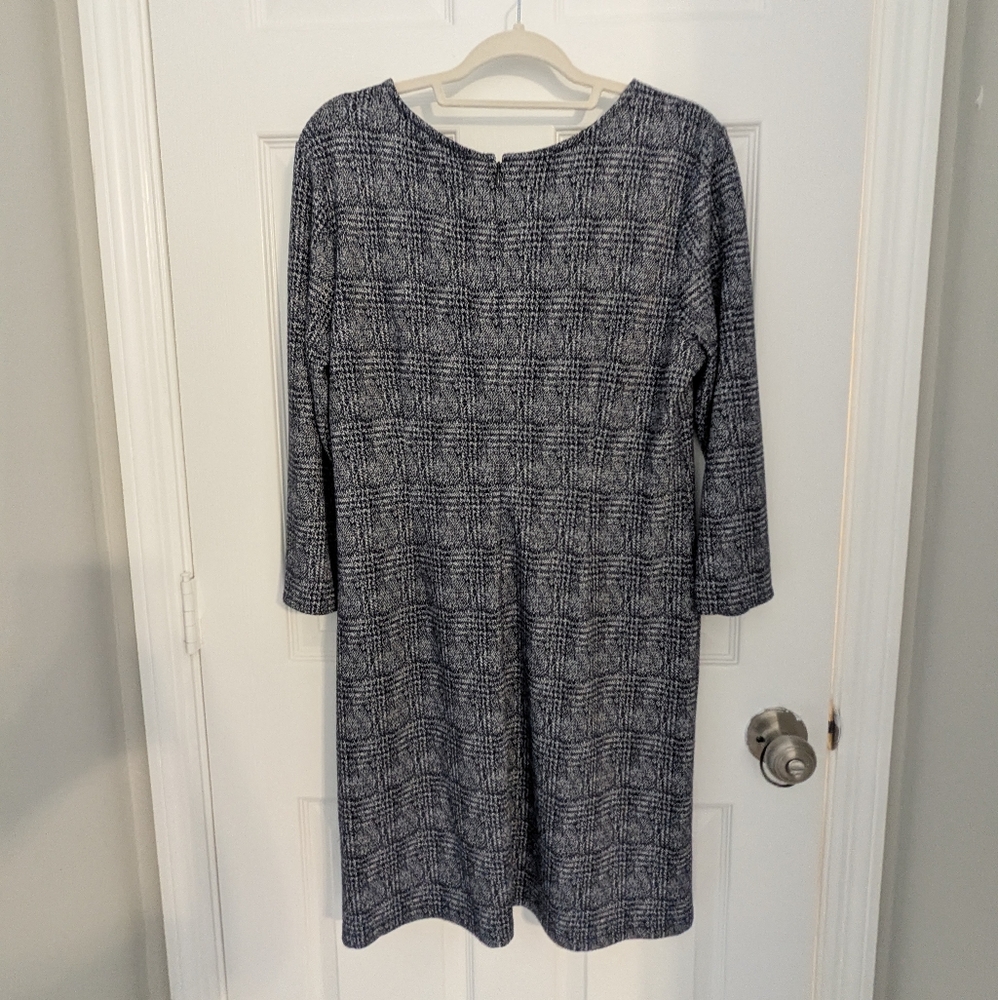 Dress - Picture 5 of 5